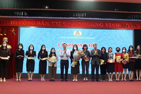 Lãnh đạo Bộ gặp mặt cán bộ nữ cơ quan Nạp Tiền 188bet
 nhân kỷ niệm 91 năm ngày thảnh lập Hội Liên hiệp Phụ nữ Việt Nam