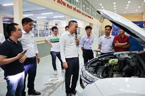 Trường Đại học Sao Đỏ tổ chức tập huấn “Cập nhật kiến thức về ô tô điện” cho giảng viên các trường khu vực Đông Bắc bộ