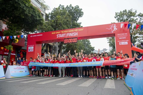 Hàng ngàn người hưởng ứng tham gia Giải chạy “Tự hào hàng Việt Nam”