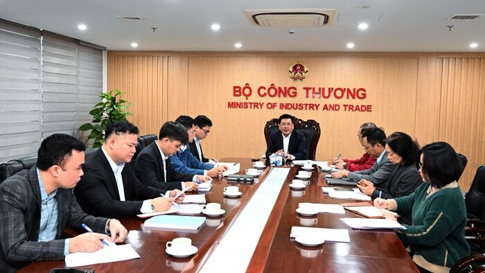 Bộ trưởng Nguyễn Hồng Diên làm việc với các đơn vị về xây dựng Luật Công nghiệp trọng điểm và chiến lược phát triển các ngành công nghiệp thuộc phạm vi quản lý nhà nước của Nạp Tiền 188bet
